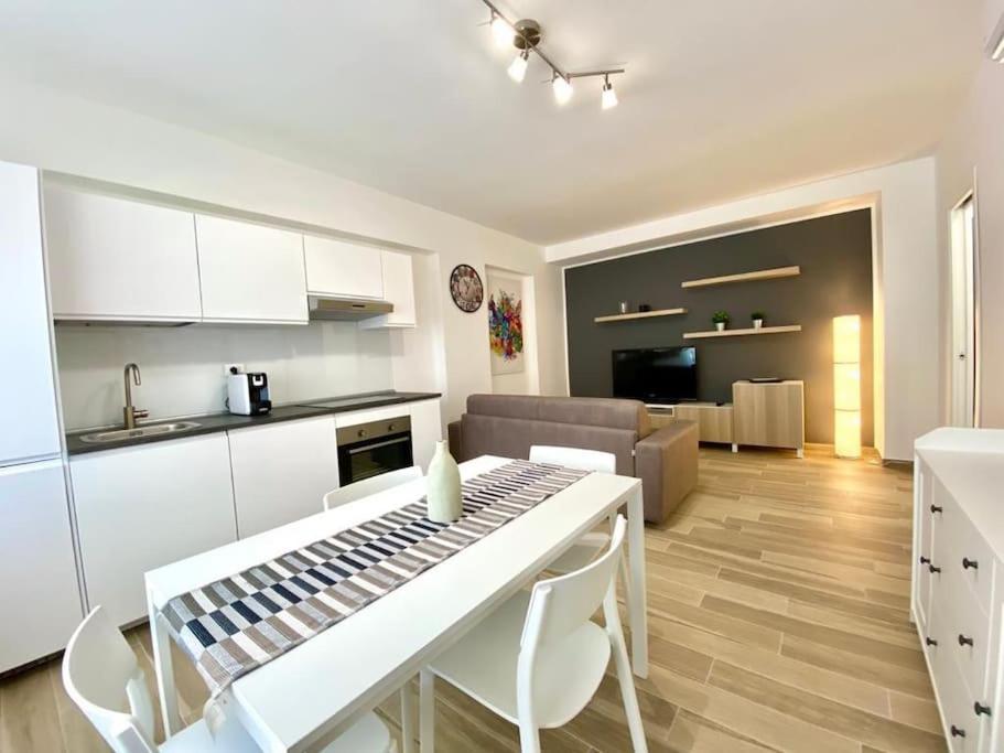 Un Raggio Di Sole Al Massimo Apartment Palermo Luaran gambar