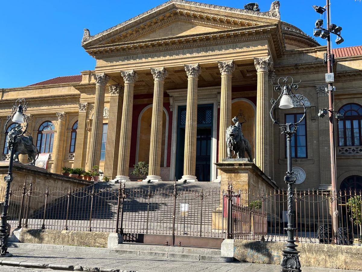 Un Raggio Di Sole Al Massimo Apartment Palermo Luaran gambar